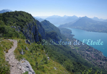 Chambre d'hôtes annecy-bauges-aravis-beaufortain-faverges, randonnée, trekking, La Belle Etoile, La Sambuy, L'Arcalod, L'Arclosan, Le Charvin, La Dent de Cons, le Mont-Blanc, Lac d'Annecy